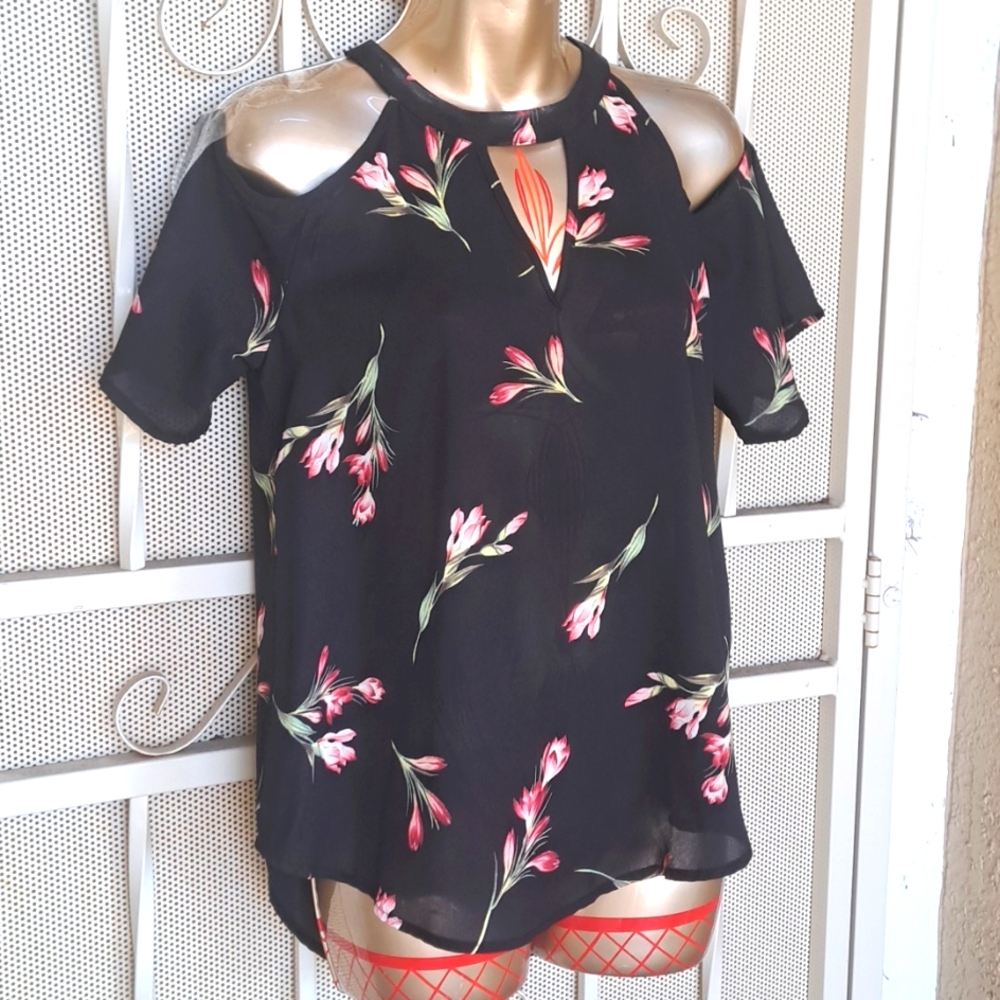 SIENNA SKY blk cold shoulder blouse small (N22)